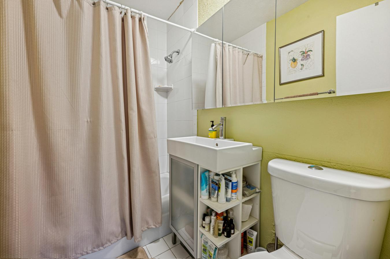 Riverdale, New York, 10471, United States, 2 Bedrooms Bedrooms, ,2 BathroomsBathrooms,Residential,For Sale,2012406