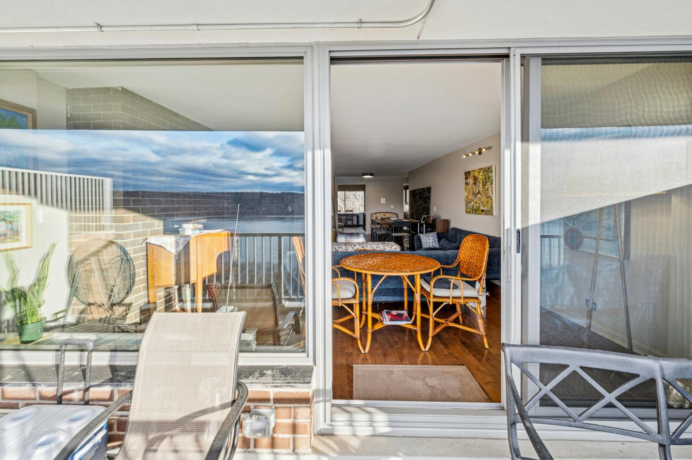 Riverdale, New York, 10471, United States, 2 Bedrooms Bedrooms, ,2 BathroomsBathrooms,Residential,For Sale,2012406