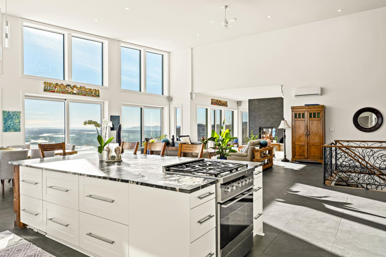 Canton de Hatley, QC, J0B 2C0, Canada, 3 Bedrooms Bedrooms, ,4 BathroomsBathrooms,Residential,For Sale,2012630