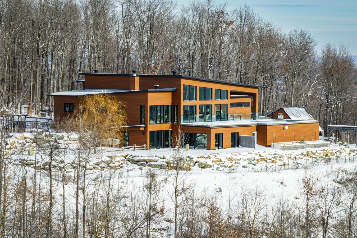 Canton de Hatley, QC, J0B 2C0, Canada, 3 Bedrooms Bedrooms, ,4 BathroomsBathrooms,Residential,For Sale,2012630