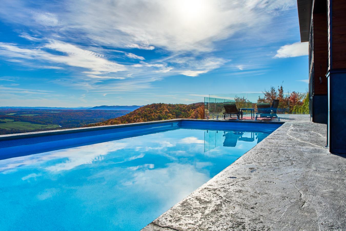 Canton de Hatley, QC, J0B 2C0, Canada, 3 Bedrooms Bedrooms, ,4 BathroomsBathrooms,Residential,For Sale,2012630