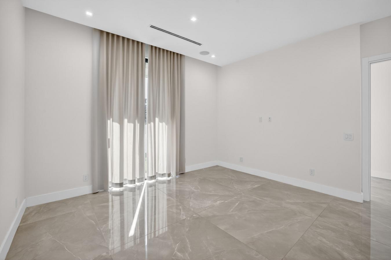 Fort Lauderdale, Florida, 33301, United States, 4 Bedrooms Bedrooms, ,4 BathroomsBathrooms,Residential,For Sale,2012403