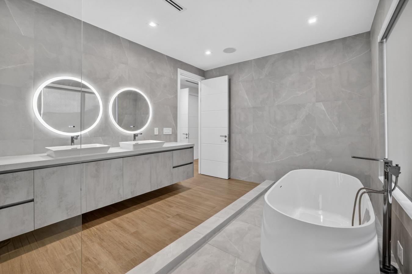 Fort Lauderdale, Florida, 33301, United States, 4 Bedrooms Bedrooms, ,4 BathroomsBathrooms,Residential,For Sale,2012403