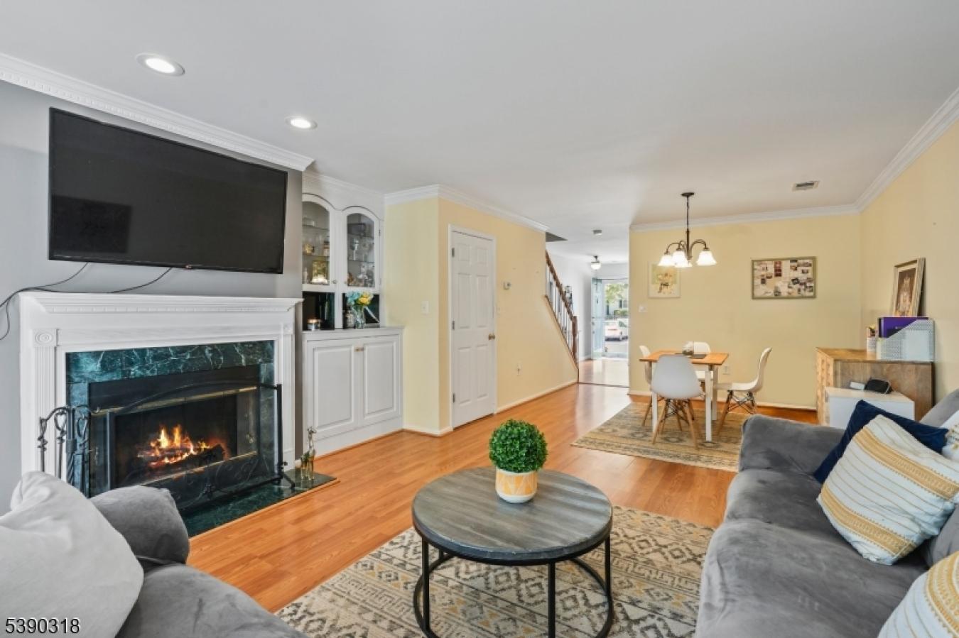 Welcome to 157 Setter Place, in the desirable Country Village Communit – image 12
