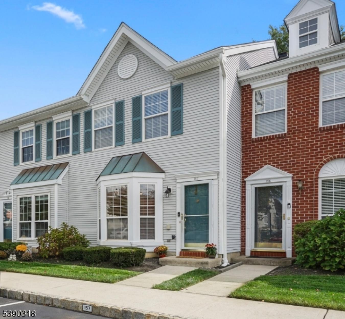 Welcome to 157 Setter Place, in the desirable Country Village Communit – image 2
