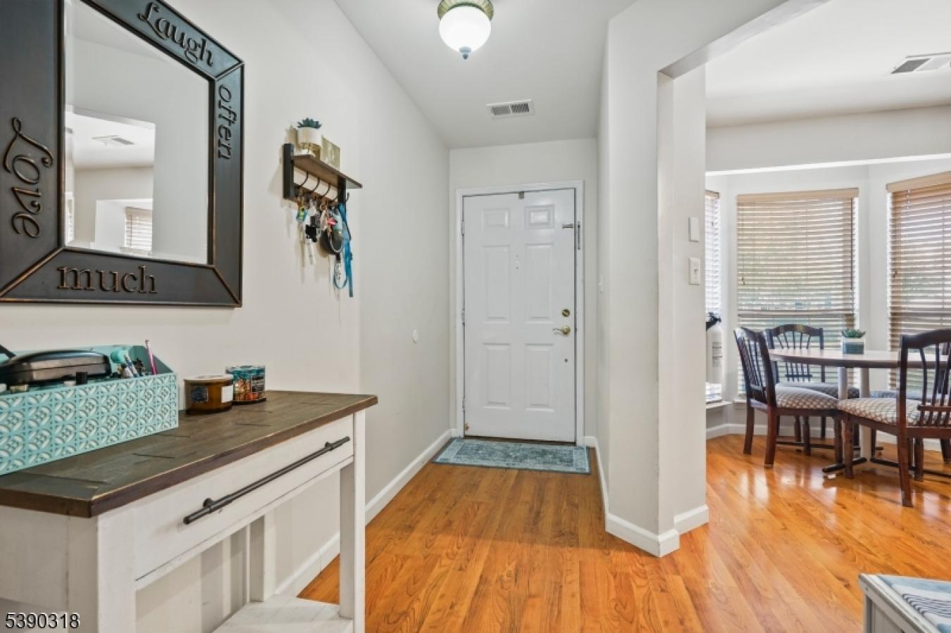 Welcome to 157 Setter Place, in the desirable Country Village Communit – image 4