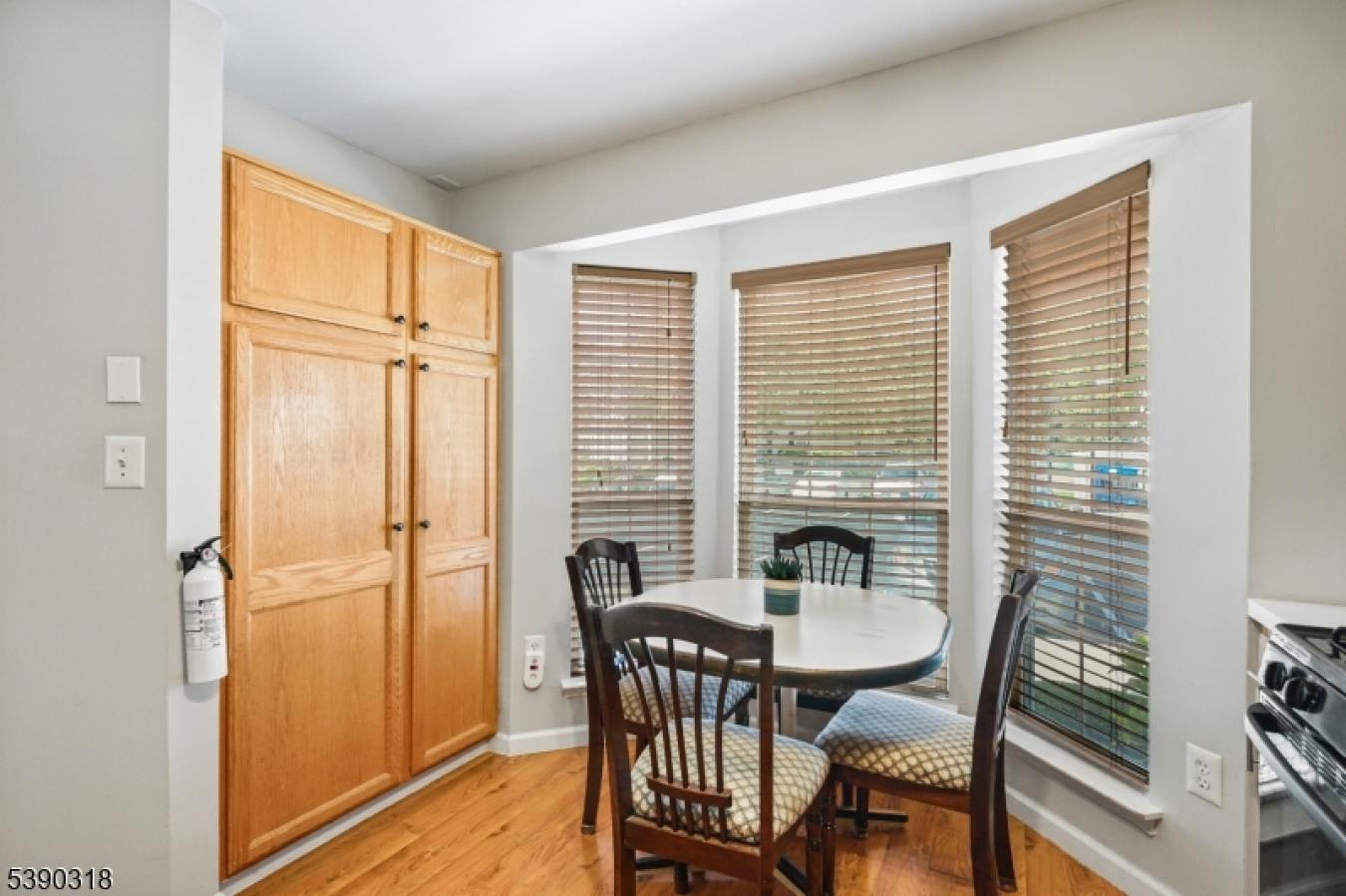 Welcome to 157 Setter Place, in the desirable Country Village Communit – image 5