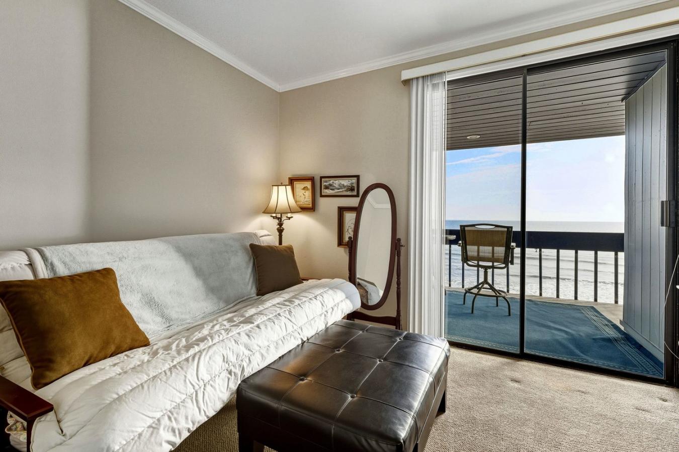 Ventura, Ventura, 93001, United States, 2 Bedrooms Bedrooms, ,2 BathroomsBathrooms,Residential,For Sale,2013598