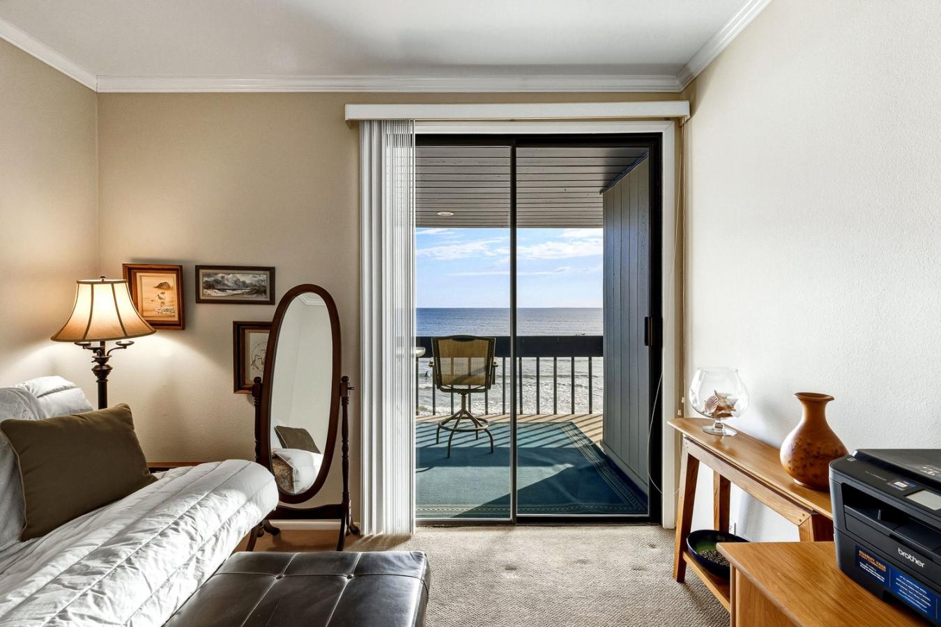 Ventura, Ventura, 93001, United States, 2 Bedrooms Bedrooms, ,2 BathroomsBathrooms,Residential,For Sale,2013598