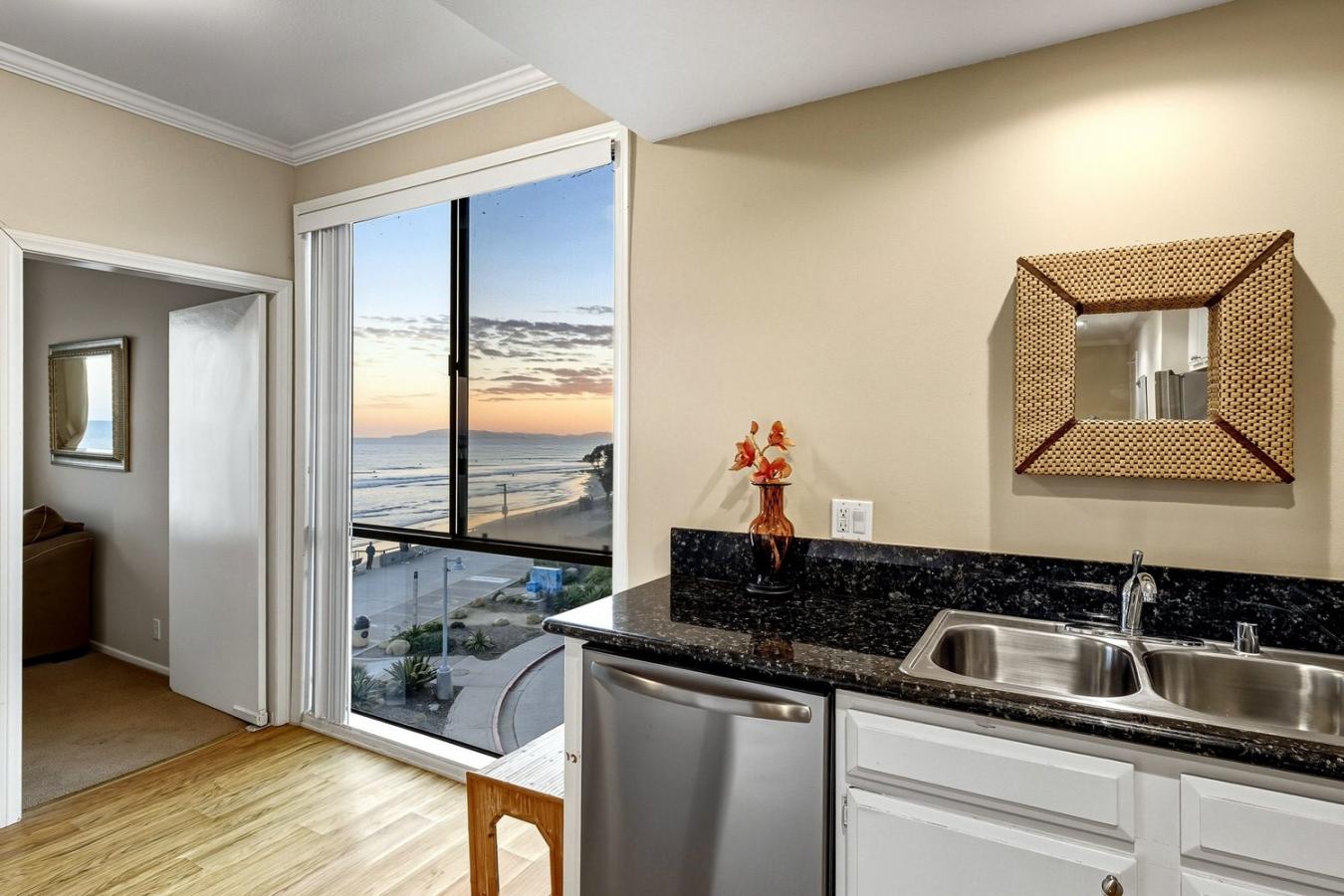 Ventura, Ventura, 93001, United States, 2 Bedrooms Bedrooms, ,2 BathroomsBathrooms,Residential,For Sale,2013598