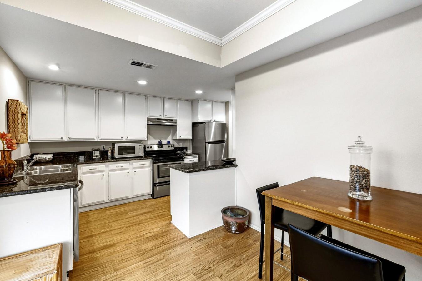 Ventura, Ventura, 93001, United States, 2 Bedrooms Bedrooms, ,2 BathroomsBathrooms,Residential,For Sale,2013598