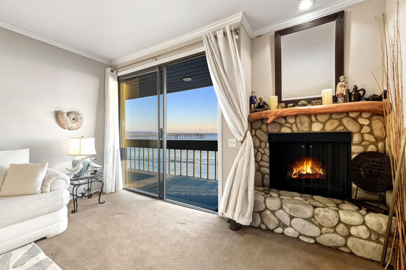 Ventura, Ventura, 93001, United States, 2 Bedrooms Bedrooms, ,2 BathroomsBathrooms,Residential,For Sale,2013598