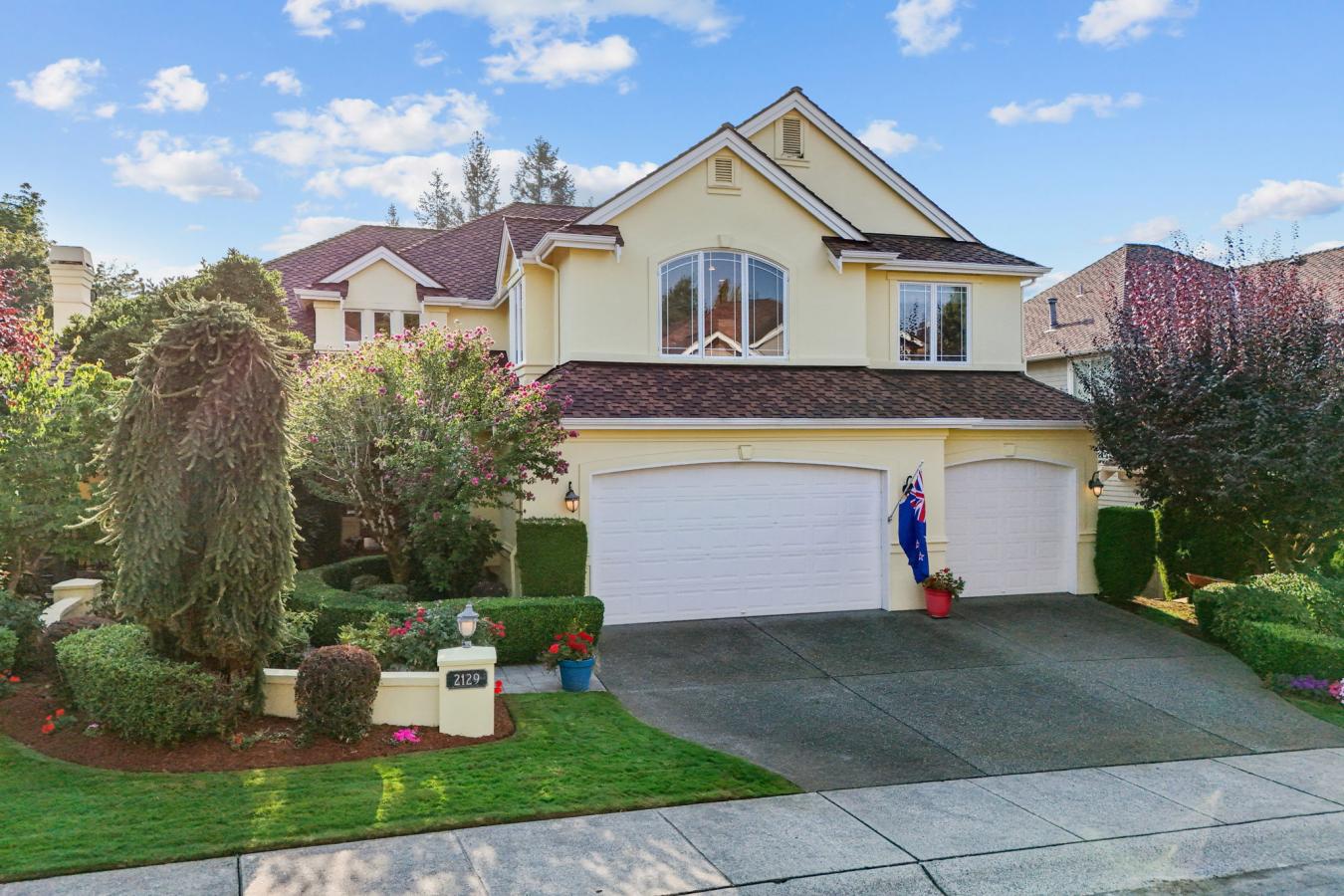 Sammamish, King, 98074, United States, 5 Bedrooms Bedrooms, ,4 BathroomsBathrooms,Residential,For Sale,2012622