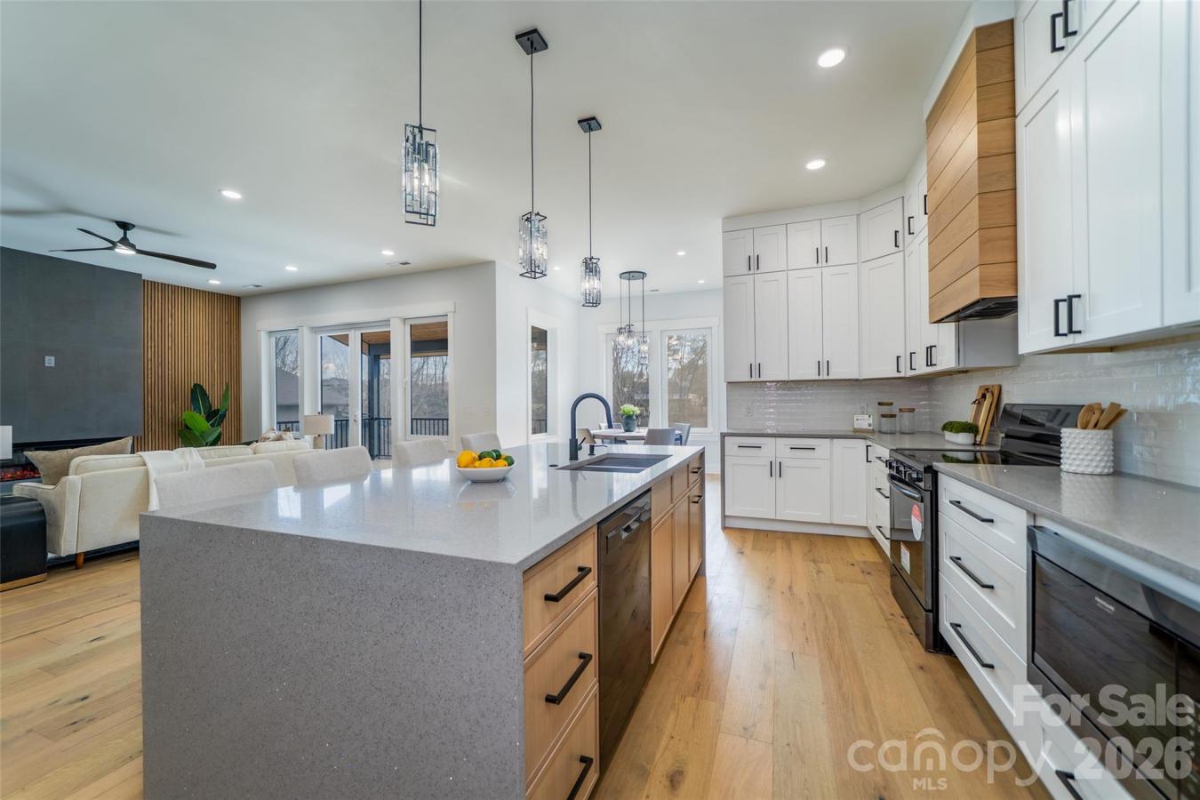 Arden, Buncombe, 28704, United States, 3 Bedrooms Bedrooms, ,3 BathroomsBathrooms,Residential,For Sale,2012796