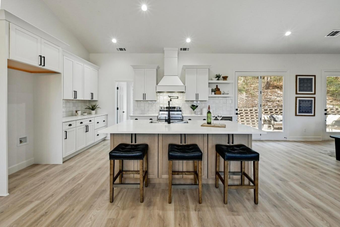 Austin, Travis, 78731, United States, 4 Bedrooms Bedrooms, ,3 BathroomsBathrooms,Residential,For Sale,2012787