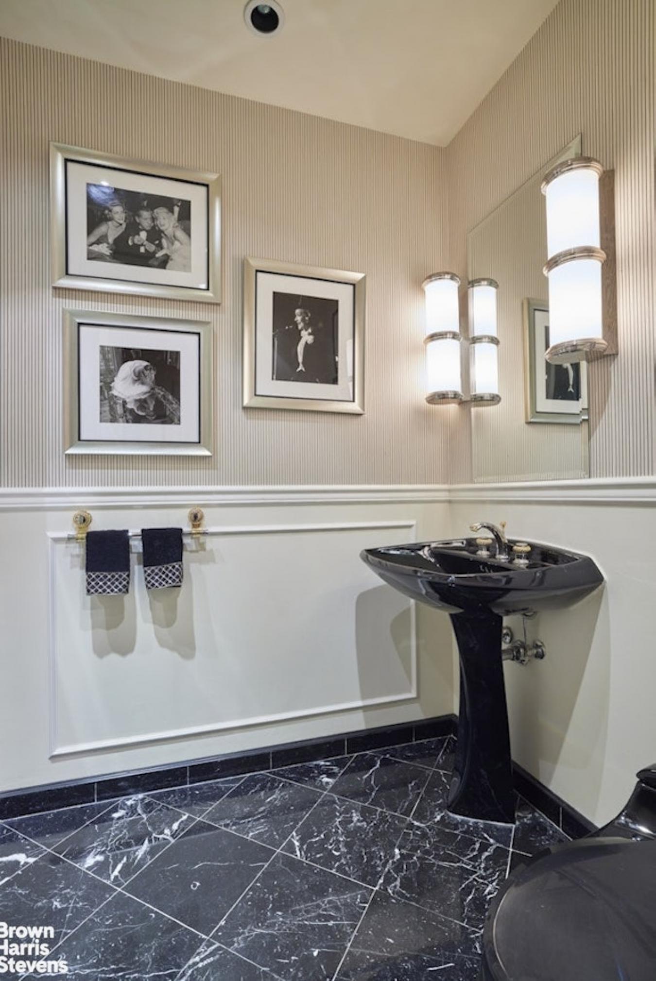 New York, New York, 10128, United States, 3 Bedrooms Bedrooms, ,2 BathroomsBathrooms,Residential,For Sale,2012781