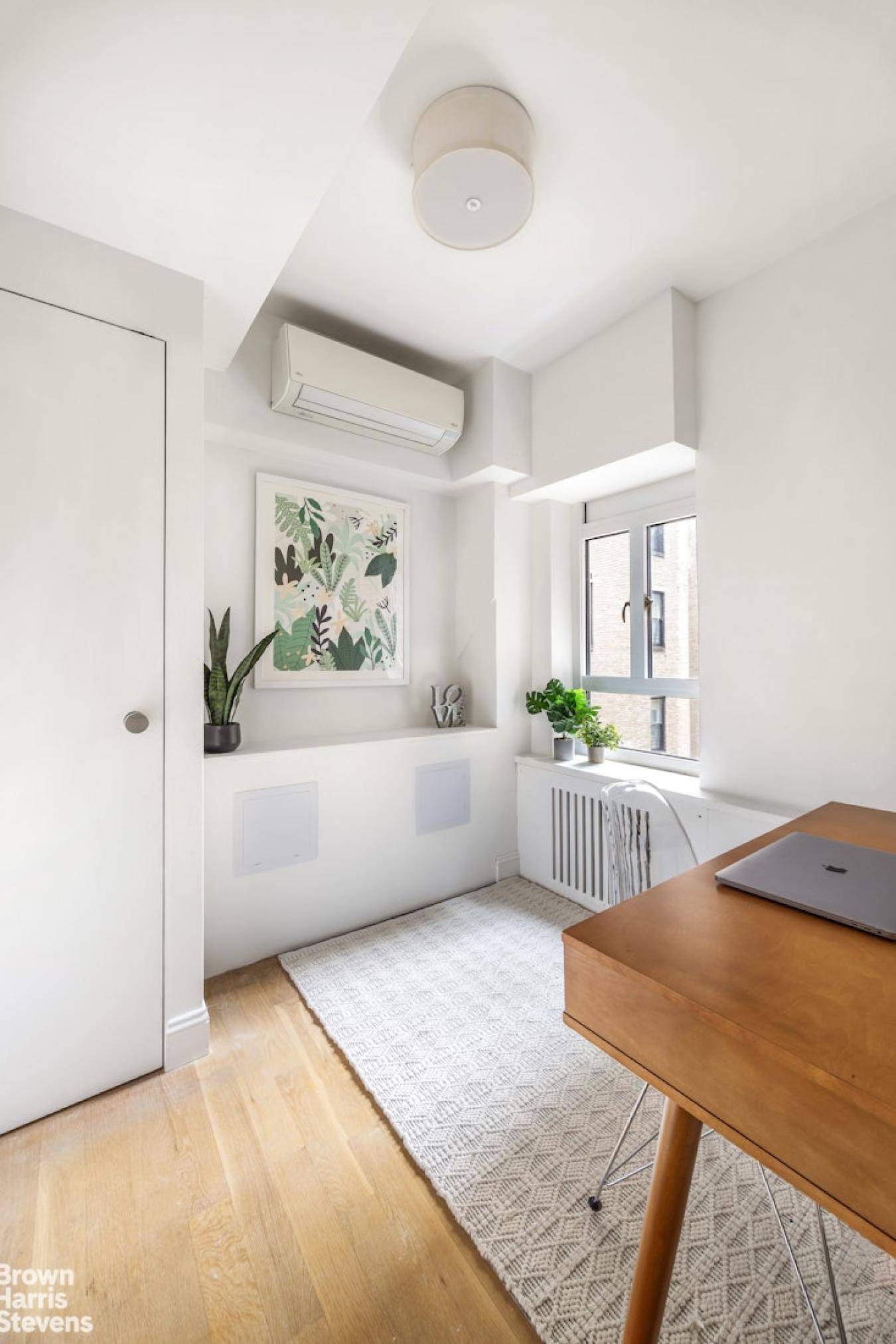 New York, New York, 10021, United States, 3 Bedrooms Bedrooms, ,3 BathroomsBathrooms,Residential,For Sale,2012779