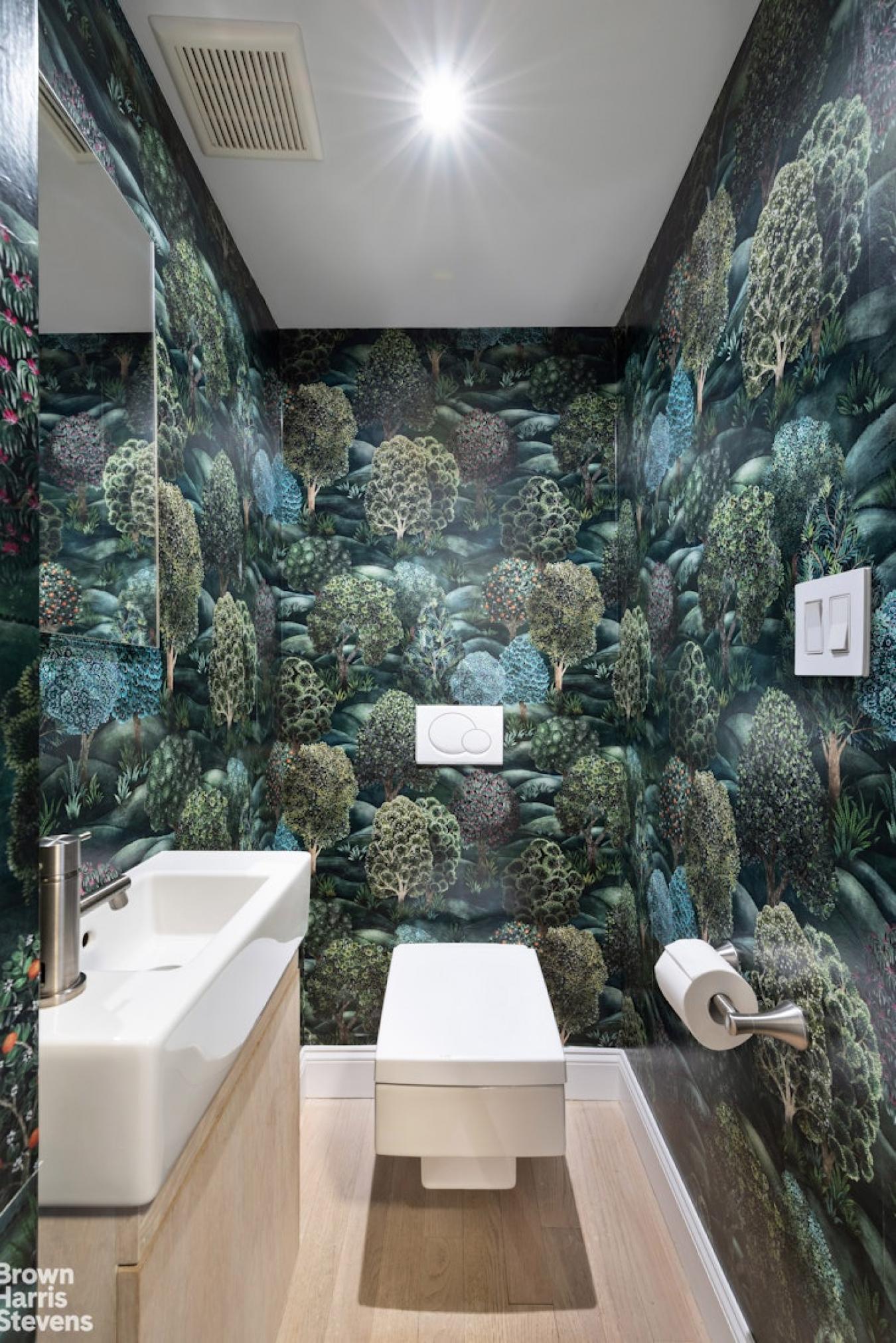 New York, New York, 10021, United States, 3 Bedrooms Bedrooms, ,3 BathroomsBathrooms,Residential,For Sale,2012779