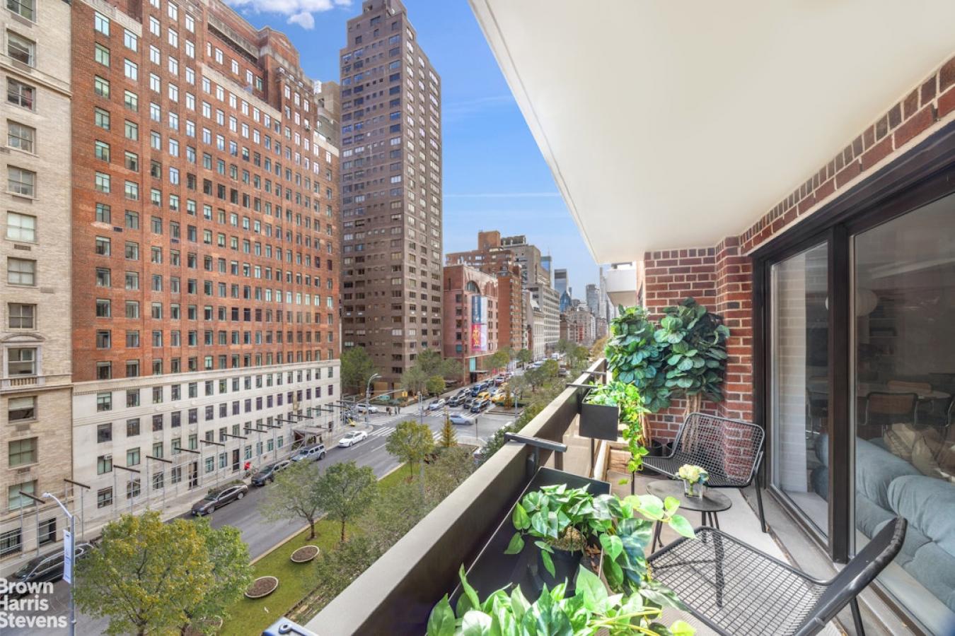 New York, New York, 10021, United States, 3 Bedrooms Bedrooms, ,3 BathroomsBathrooms,Residential,For Sale,2012779