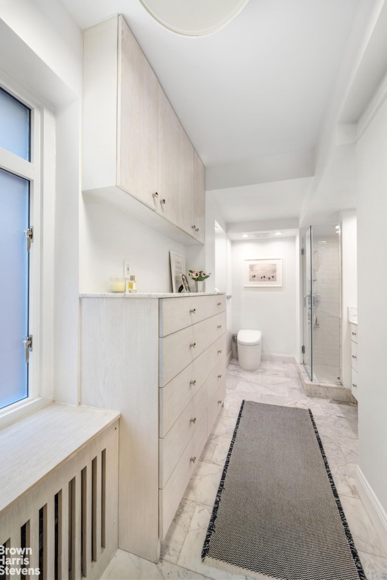 New York, New York, 10021, United States, 3 Bedrooms Bedrooms, ,3 BathroomsBathrooms,Residential,For Sale,2012779