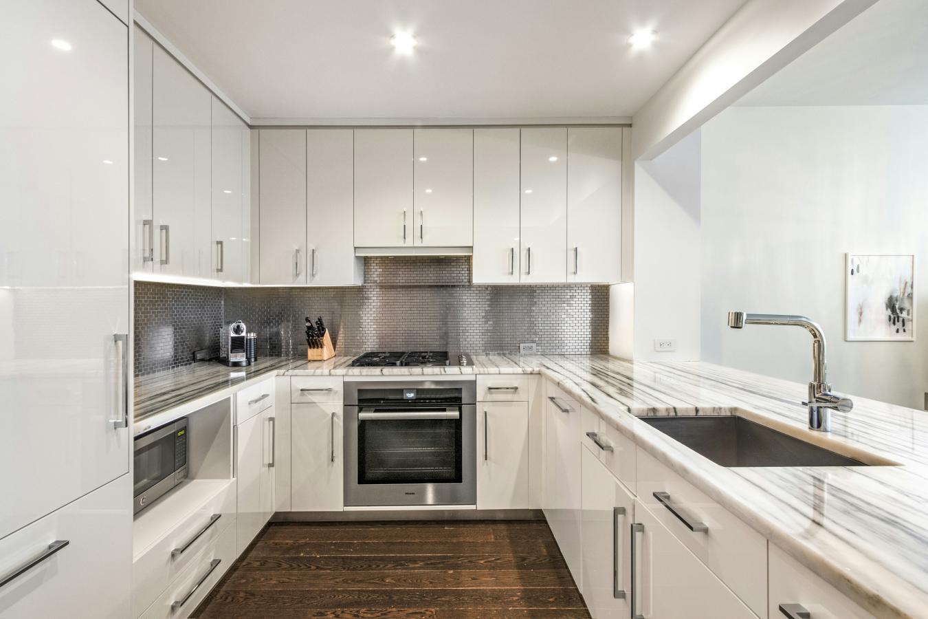 New York, New York, 10069, United States, 2 Bedrooms Bedrooms, ,2 BathroomsBathrooms,Residential,For Sale,2012776