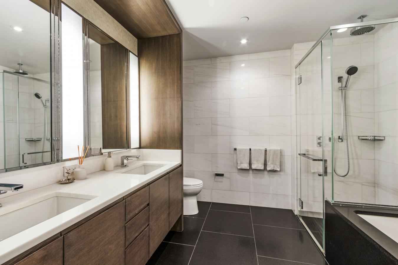 New York, New York, 10069, United States, 2 Bedrooms Bedrooms, ,2 BathroomsBathrooms,Residential,For Sale,2012776