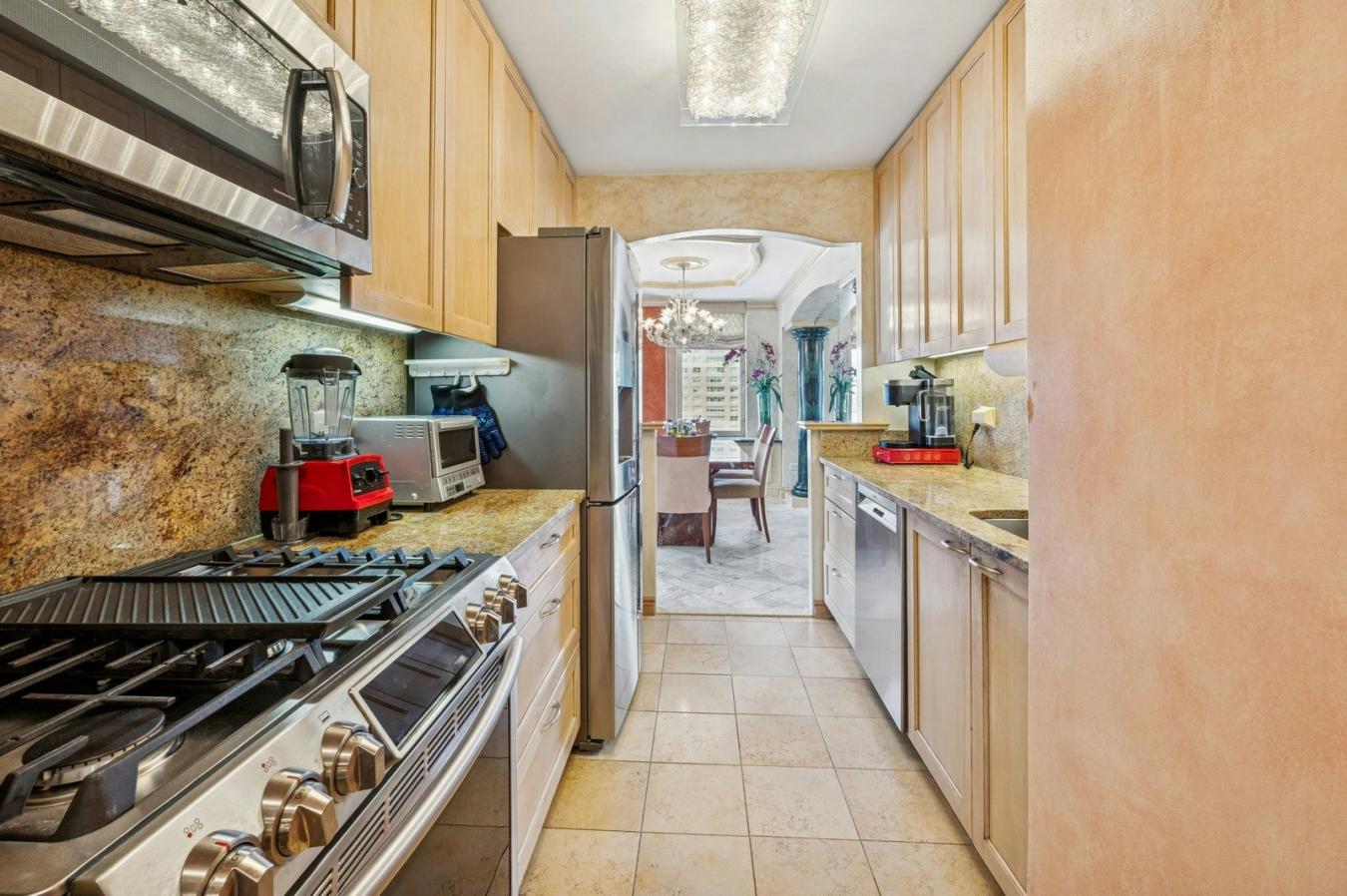 New York, New York, 10021, United States, 2 Bedrooms Bedrooms, ,2 BathroomsBathrooms,Residential,For Sale,2012772