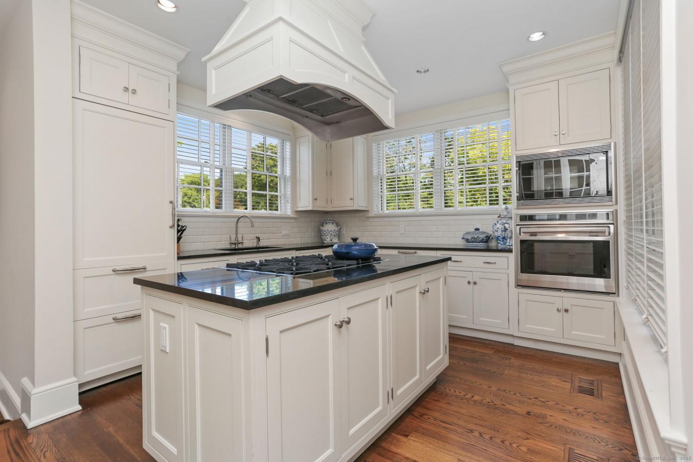 Fairfield, Connecticut, 06890, United States, 3 Bedrooms Bedrooms, ,3 BathroomsBathrooms,Residential,For Sale,2012773