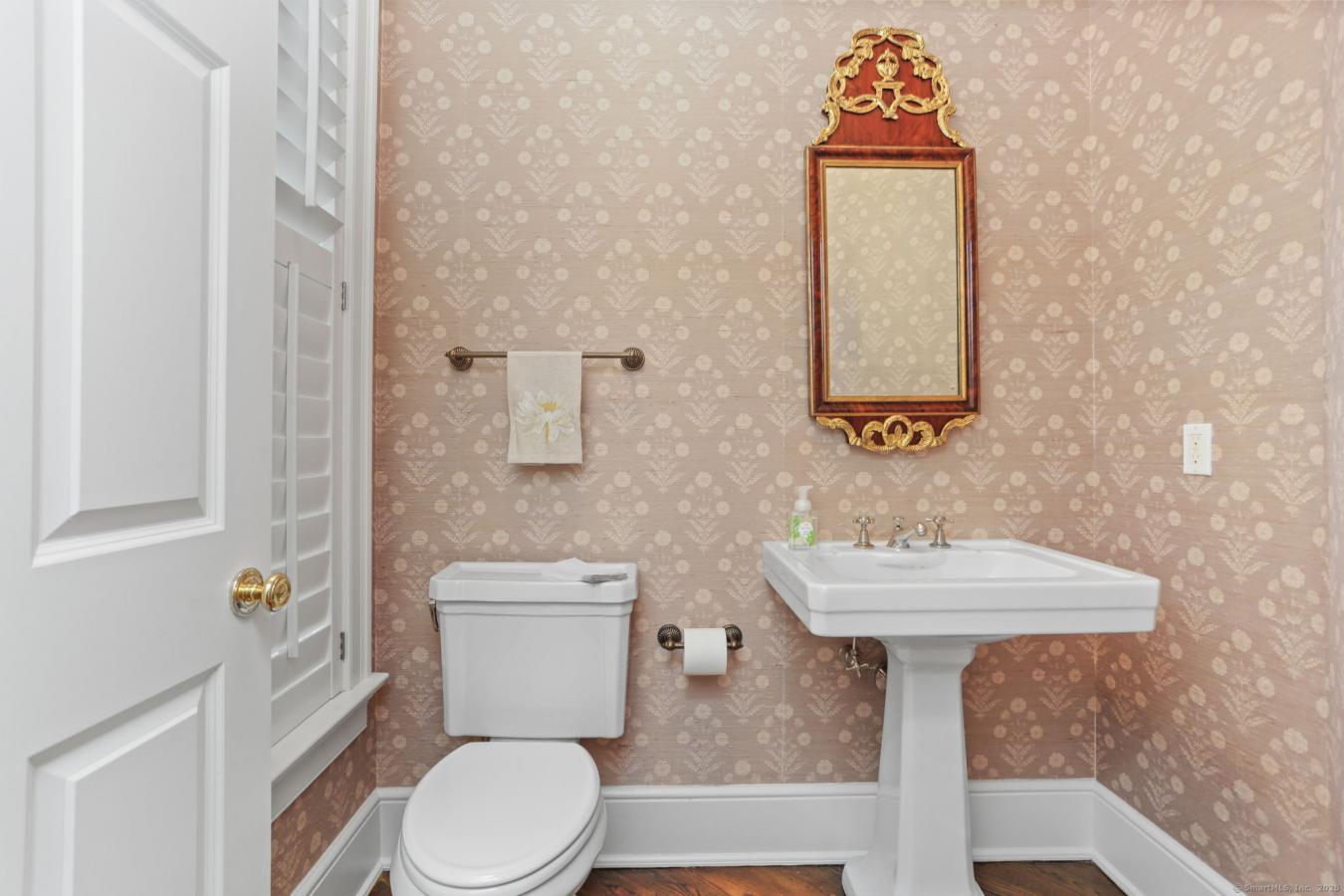 Fairfield, Connecticut, 06890, United States, 3 Bedrooms Bedrooms, ,3 BathroomsBathrooms,Residential,For Sale,2012773