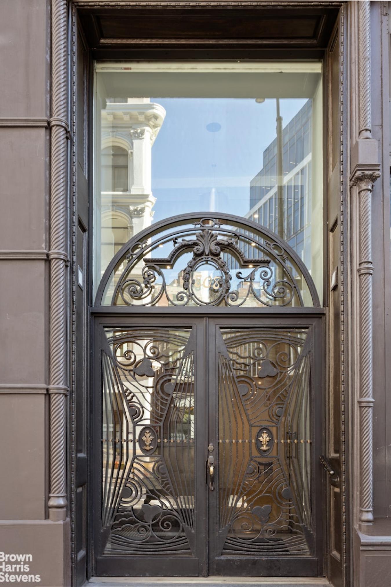 Greenwich Village, New York, 10003, United States, 2 Bedrooms Bedrooms, ,2 BathroomsBathrooms,Residential,For Sale,2012774