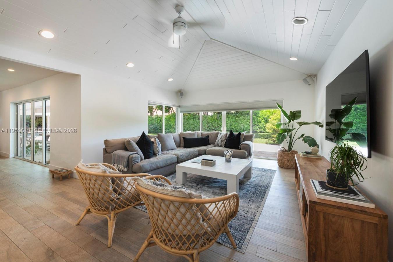 Palmetto Bay, Florida, 33157, United States, 5 Bedrooms Bedrooms, ,5 BathroomsBathrooms,Residential,For Sale,2013123