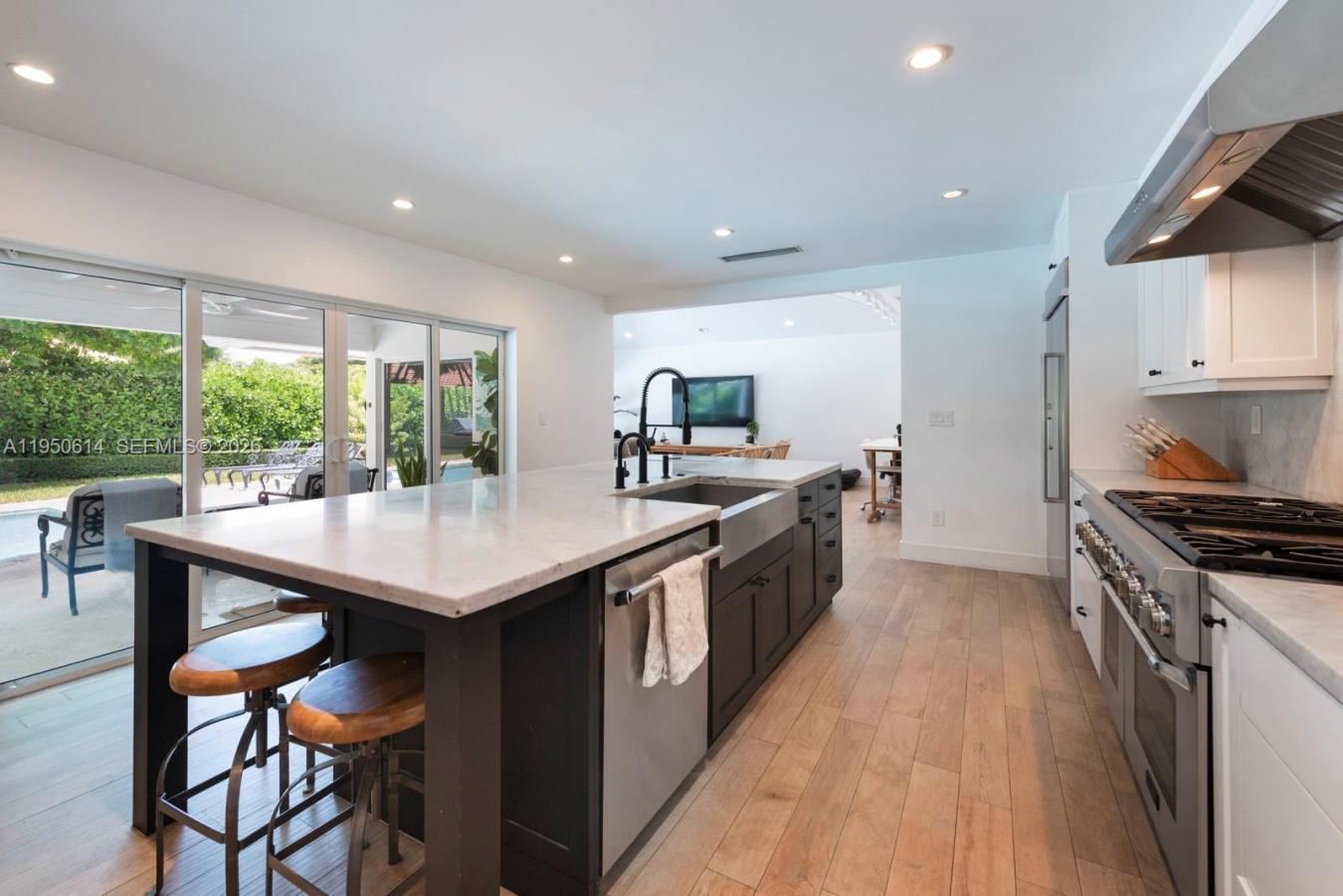 Palmetto Bay, Florida, 33157, United States, 5 Bedrooms Bedrooms, ,5 BathroomsBathrooms,Residential,For Sale,2013123