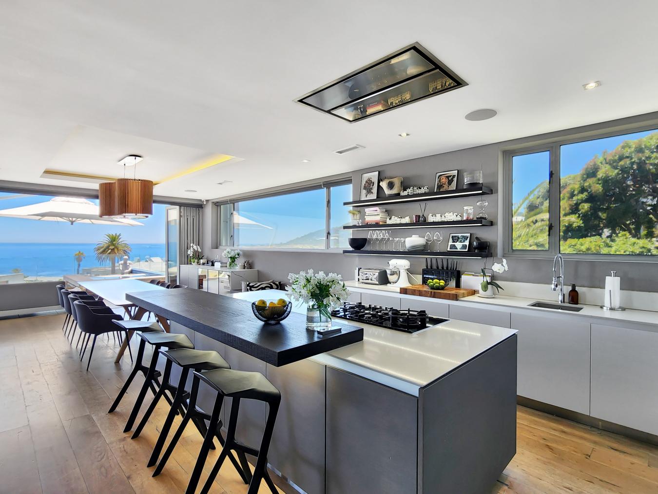 Cape Town, South Africa, 5 Bedrooms Bedrooms, ,5 BathroomsBathrooms,Residential,For Sale,2013377