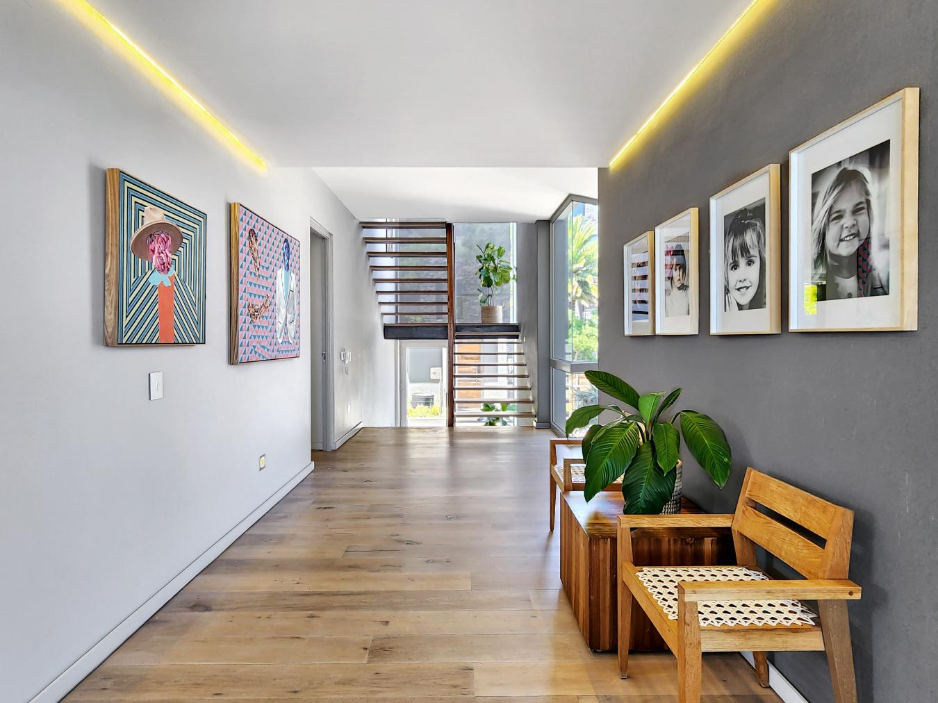 Cape Town, South Africa, 5 Bedrooms Bedrooms, ,5 BathroomsBathrooms,Residential,For Sale,2013377