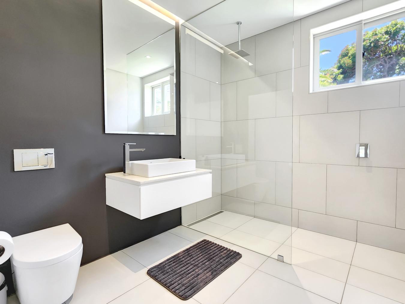 Cape Town, South Africa, 5 Bedrooms Bedrooms, ,5 BathroomsBathrooms,Residential,For Sale,2013377