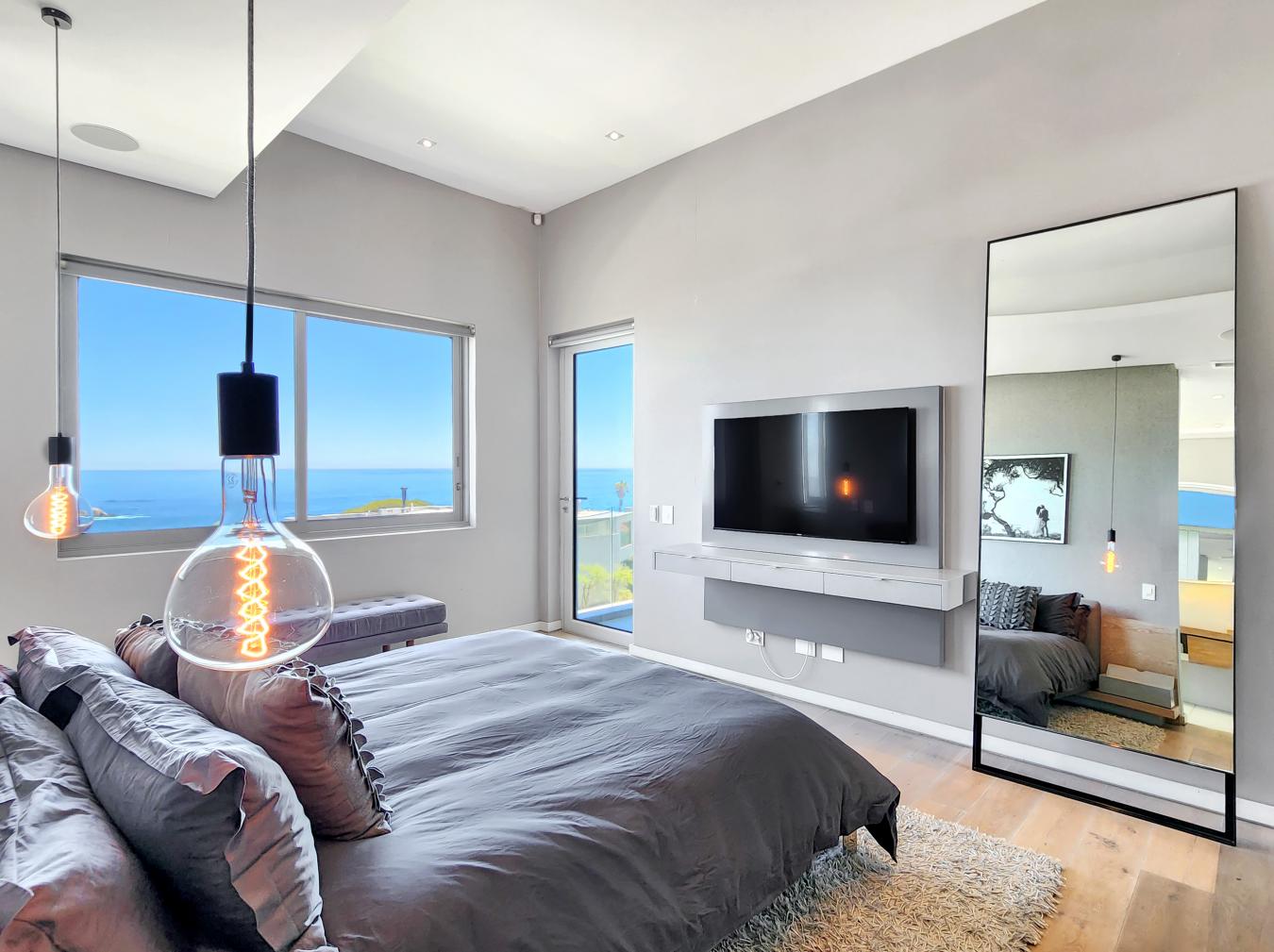 Cape Town, South Africa, 5 Bedrooms Bedrooms, ,5 BathroomsBathrooms,Residential,For Sale,2013377