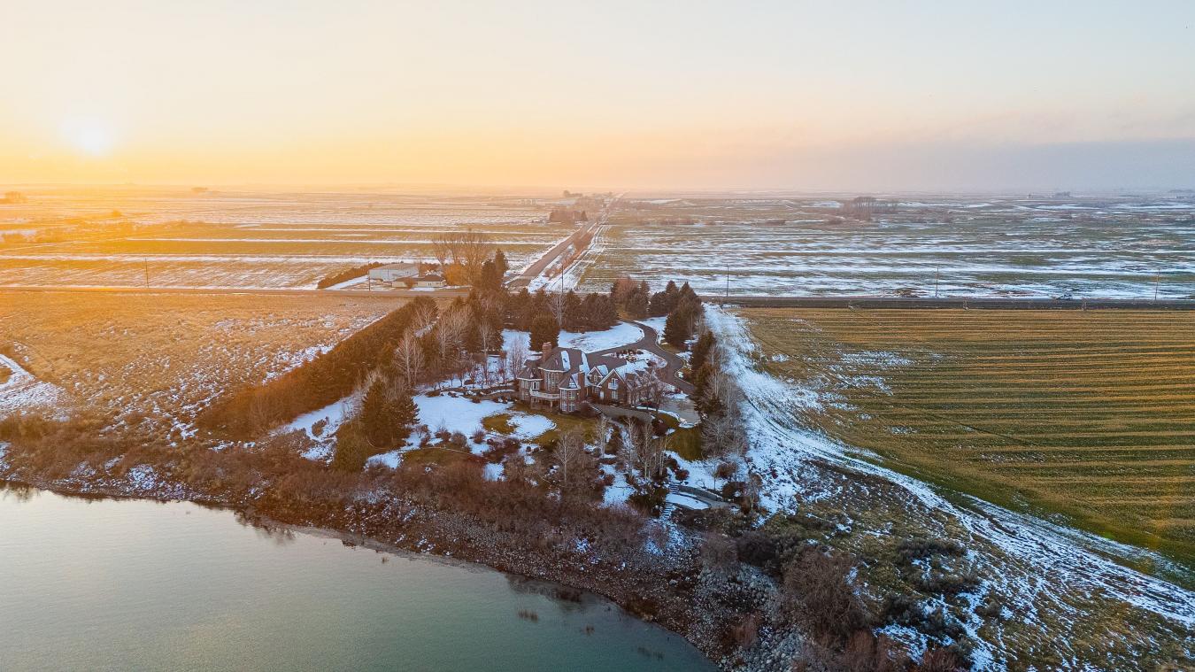 American falls, Power, 83210, United States, 4 Bedrooms Bedrooms, ,4 BathroomsBathrooms,Residential,For Sale,2015186