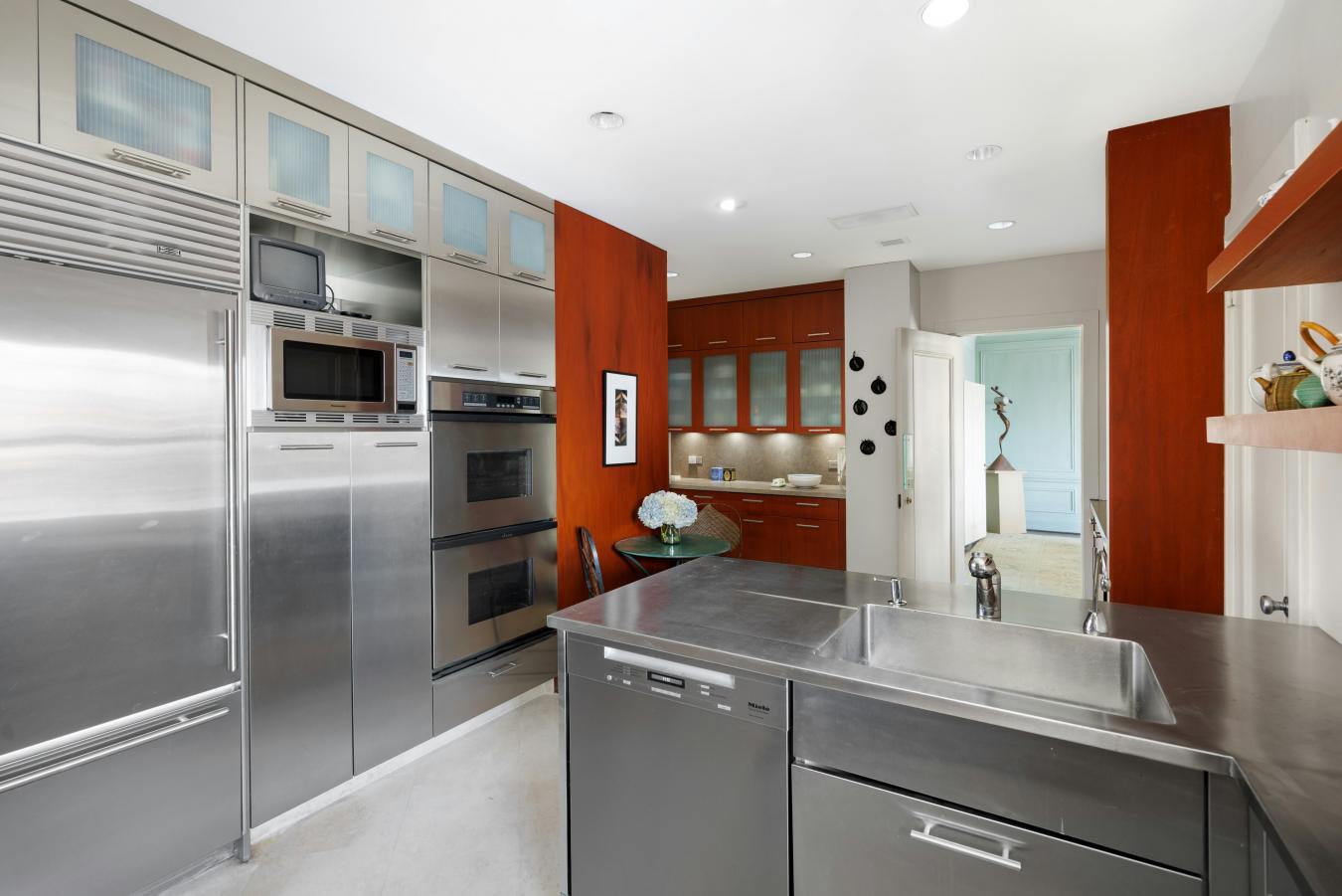 New York, New York, 10065, United States, 4 Bedrooms Bedrooms, ,3 BathroomsBathrooms,Residential,For Sale,2013360