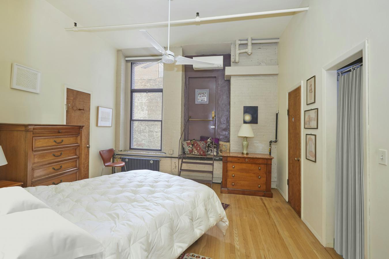 Chelsea, New York, 10011, United States, 3 Bedrooms Bedrooms, ,2 BathroomsBathrooms,Residential,For Sale,2013347