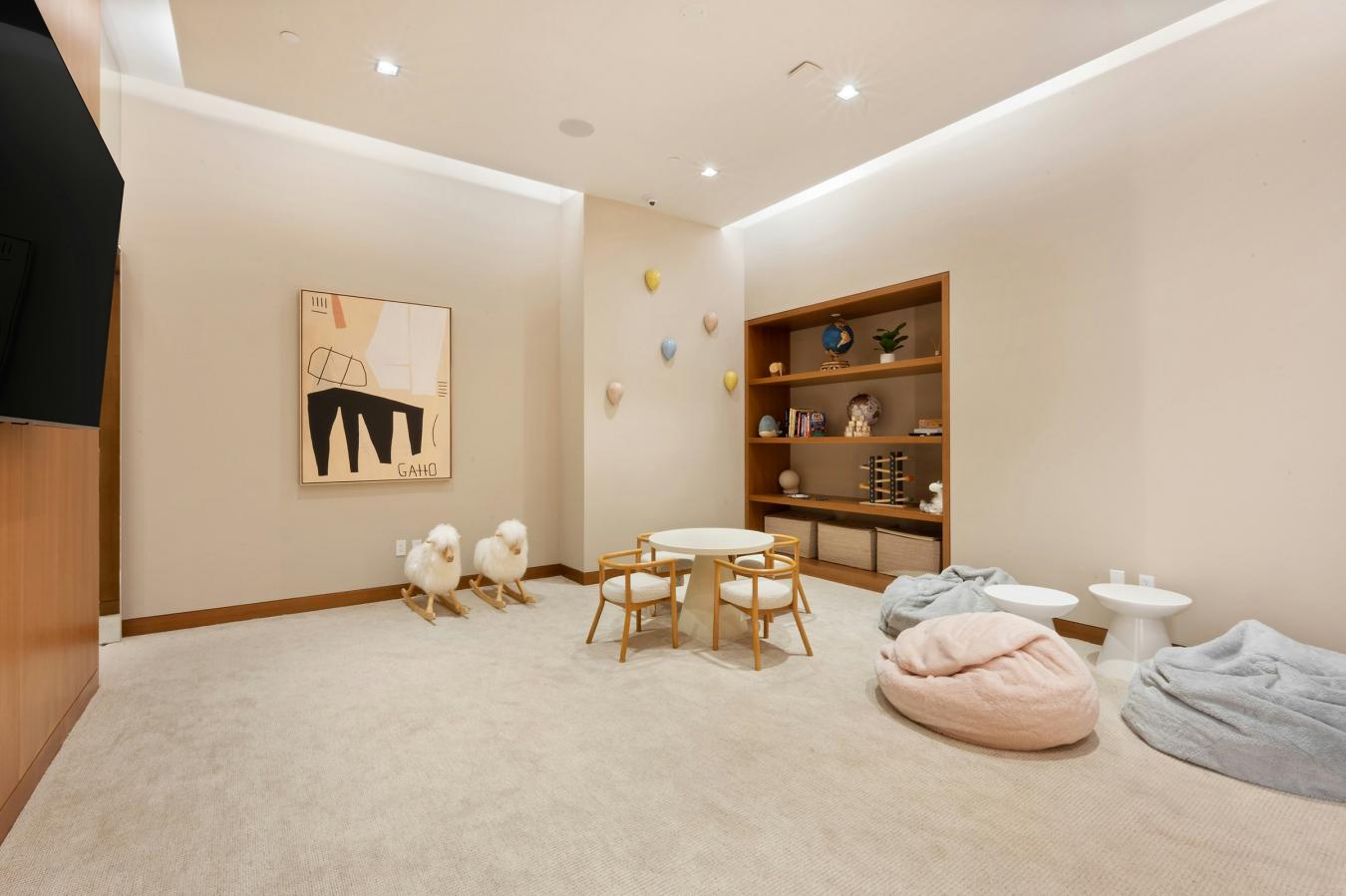 New York, New York, 10019, United States, 2 Bedrooms Bedrooms, ,2 BathroomsBathrooms,Residential,For Sale,2013346