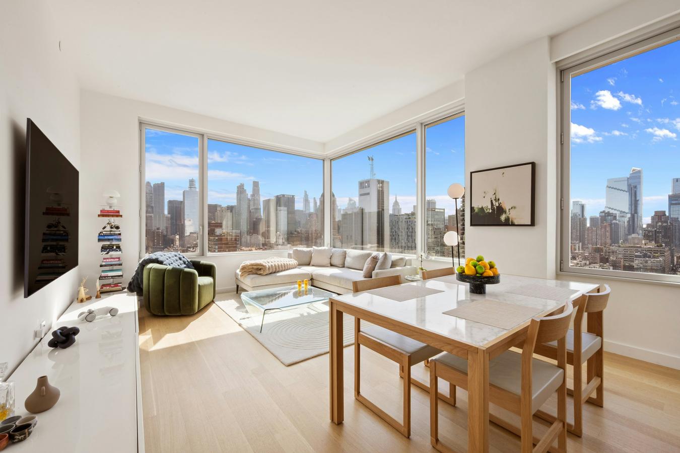 New York, New York, 10019, United States, 2 Bedrooms Bedrooms, ,2 BathroomsBathrooms,Residential,For Sale,2013346