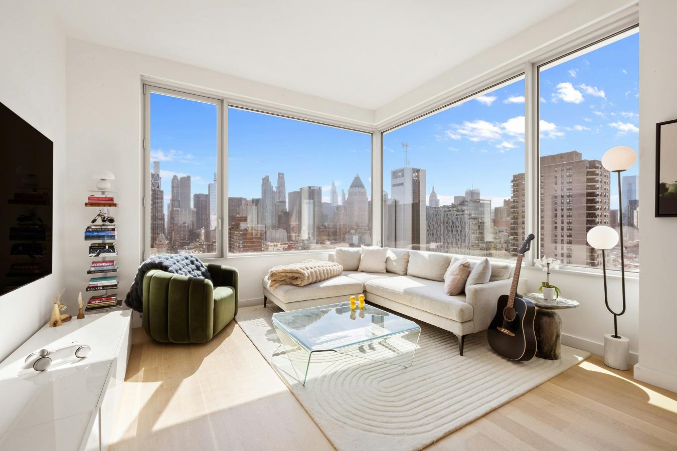 New York, New York, 10019, United States, 2 Bedrooms Bedrooms, ,2 BathroomsBathrooms,Residential,For Sale,2013346