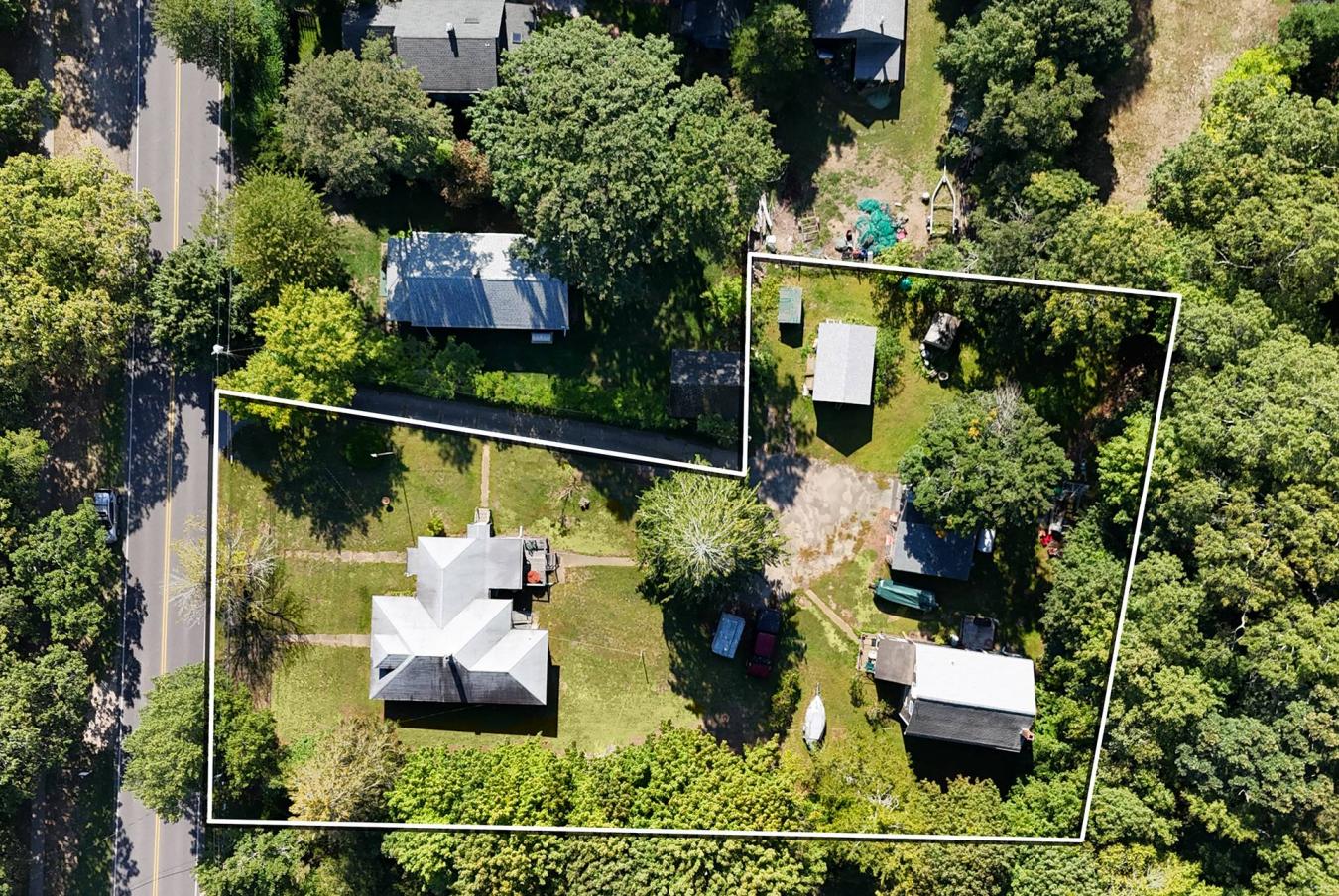 East Hampton, New York, 11937, United States, 6 Bedrooms Bedrooms, ,2 BathroomsBathrooms,Residential,For Sale,2013344