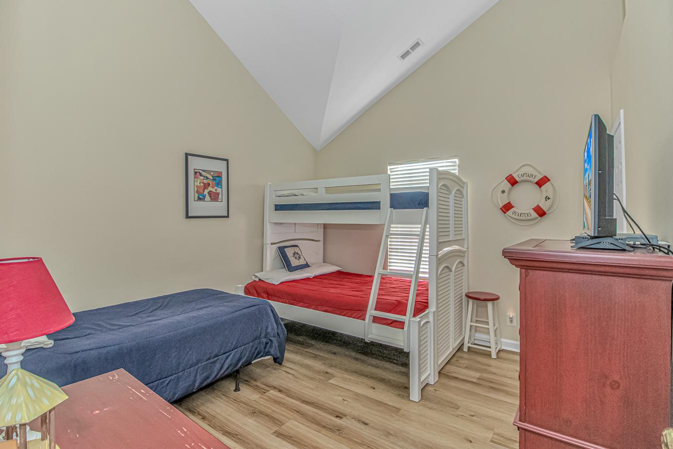 Myrtle Beach, South Carolina, 29575, United States, 5 Bedrooms Bedrooms, ,2 BathroomsBathrooms,Residential,For Sale,2013334