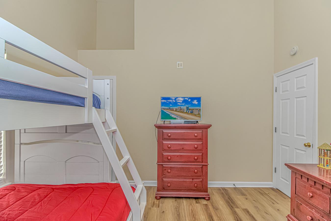 Myrtle Beach, South Carolina, 29575, United States, 5 Bedrooms Bedrooms, ,2 BathroomsBathrooms,Residential,For Sale,2013334