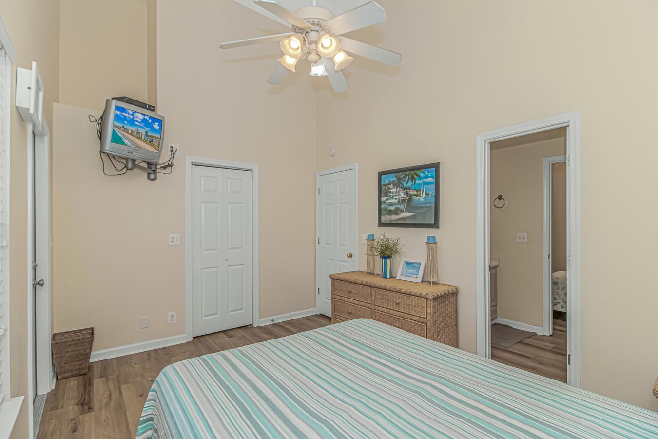 Myrtle Beach, South Carolina, 29575, United States, 5 Bedrooms Bedrooms, ,2 BathroomsBathrooms,Residential,For Sale,2013334