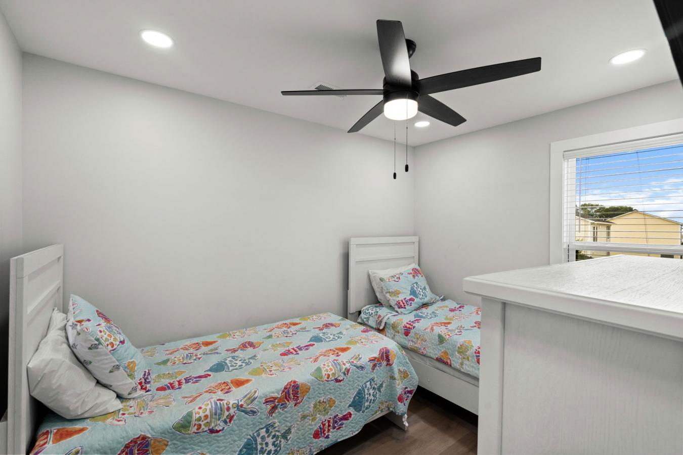 Myrtle Beach, South Carolina, 29575, United States, 5 Bedrooms Bedrooms, ,3 BathroomsBathrooms,Residential,For Sale,2013333