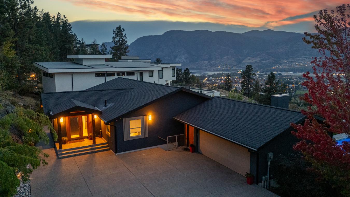 Penticton, BC, V2A 7T1, Canada, 6 Bedrooms Bedrooms, ,4 BathroomsBathrooms,Residential,For Sale,2013325