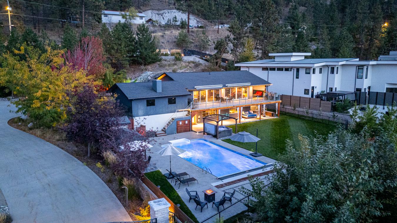 Penticton, BC, V2A 7T1, Canada, 6 Bedrooms Bedrooms, ,4 BathroomsBathrooms,Residential,For Sale,2013325