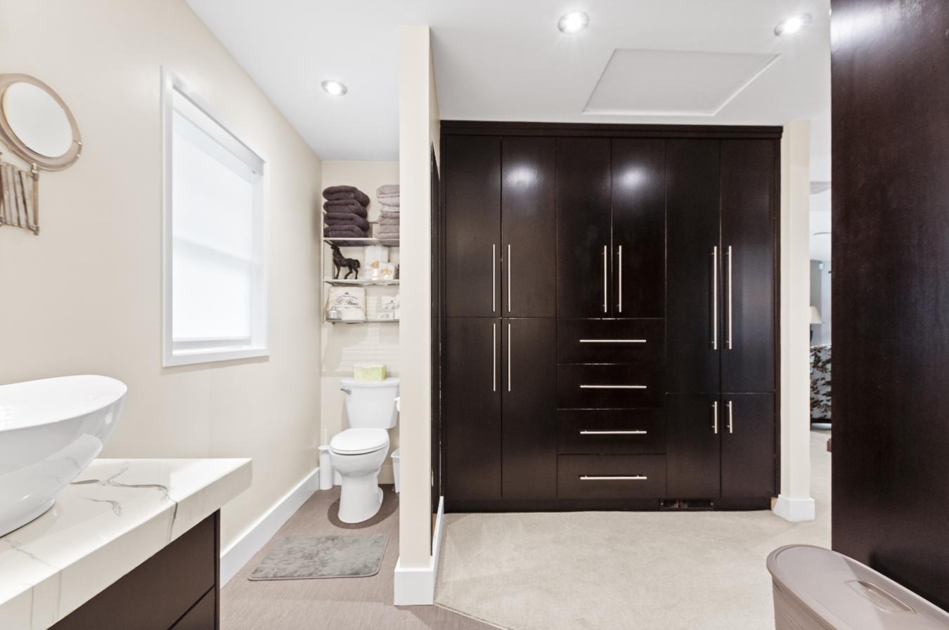 Penticton, BC, V2A 7T1, Canada, 6 Bedrooms Bedrooms, ,4 BathroomsBathrooms,Residential,For Sale,2013325